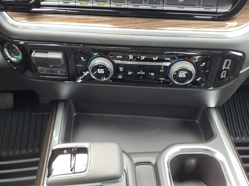 2026 Chevrolet Silverado 1500 - Image 18