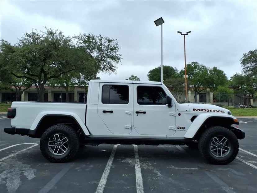 2025 Jeep Gladiator