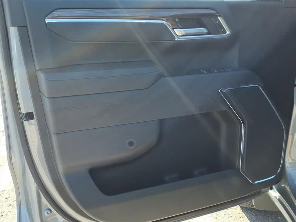 2026 Chevrolet Silverado 1500 - Image 14