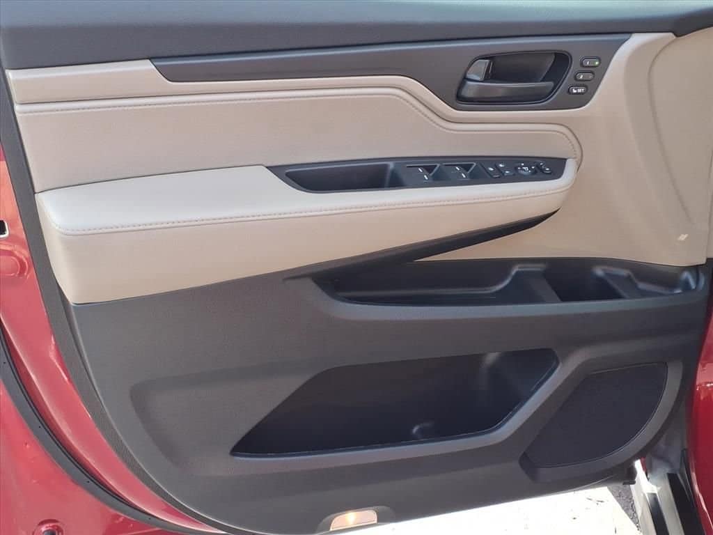 2022 Honda Odyssey - Image 12
