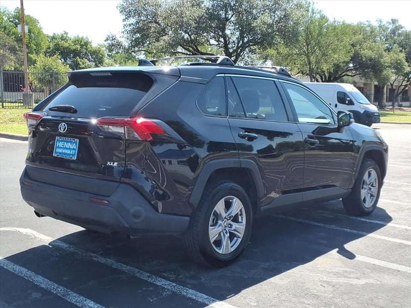 2022 Toyota RAV4 - Image 5