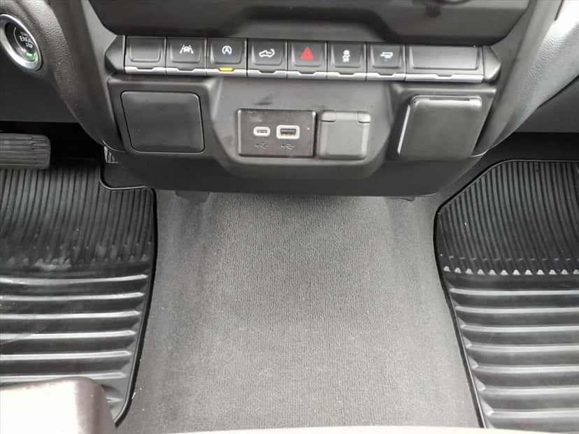 2024 Chevrolet Silverado 1500 - Image 25