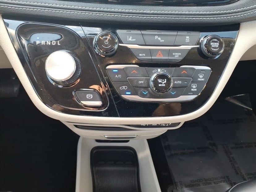 2024 Chrysler Pacifica - Image 27