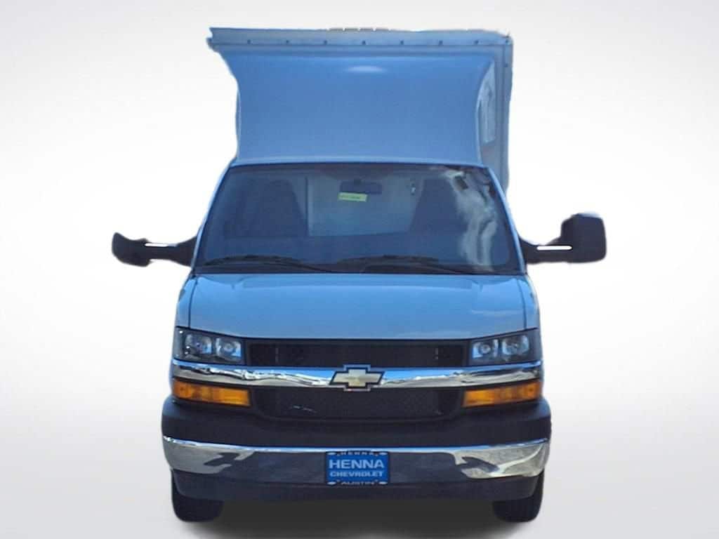 2025 Chevrolet Express Cutaway 3500