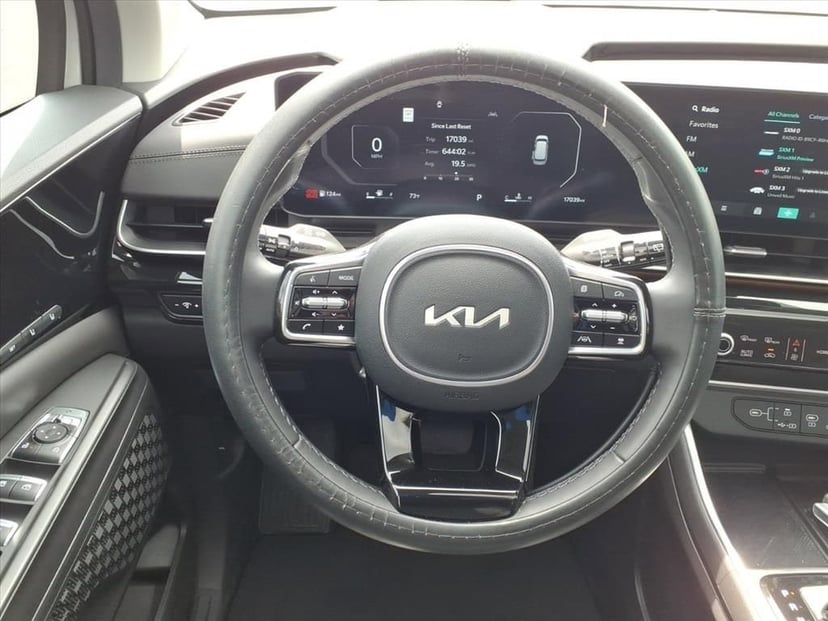 2025 Kia Carnival - Image 23