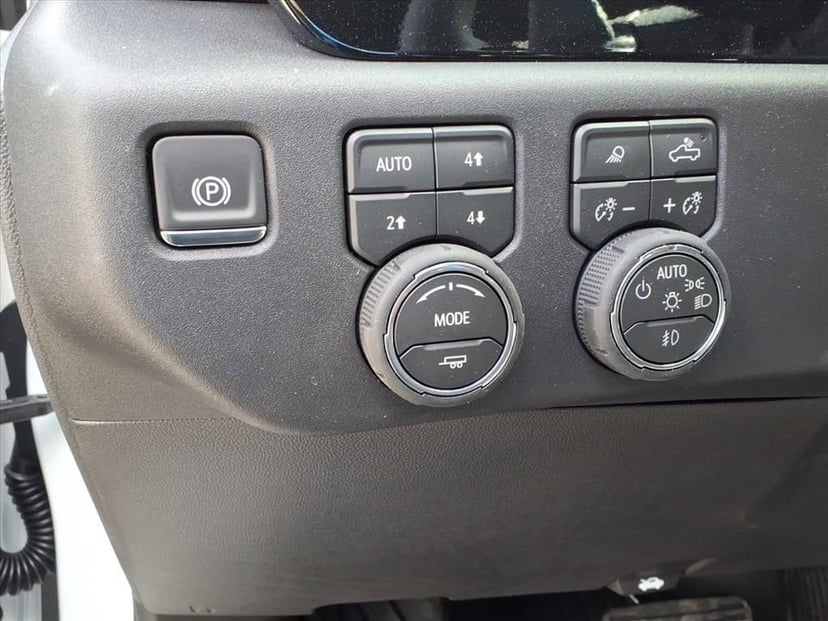 2026 Chevrolet Silverado 1500 - Image 12