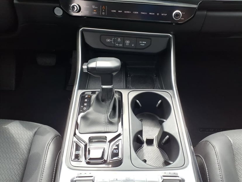 2025 Kia Carnival - Image 20
