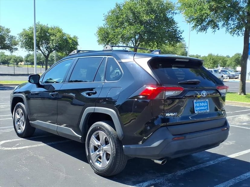 2022 Toyota RAV4 - Image 7