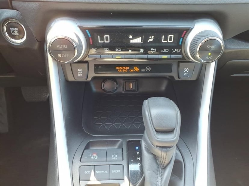 2022 Toyota RAV4 - Image 21