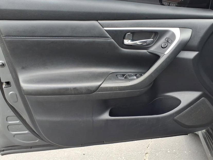 2017 Nissan Altima - Image 12