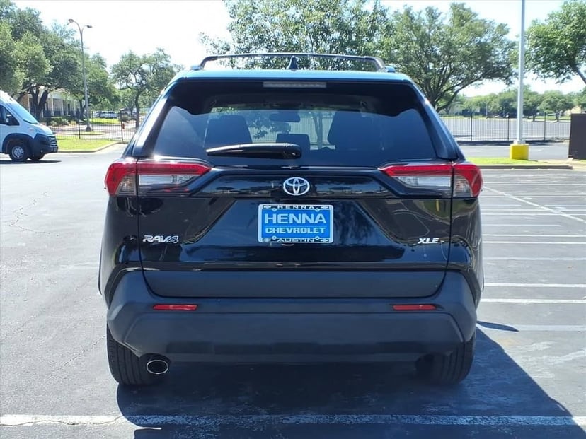 2022 Toyota RAV4 - Image 6