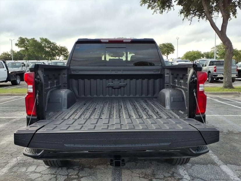 2026 Chevrolet Silverado 1500 - Image 4