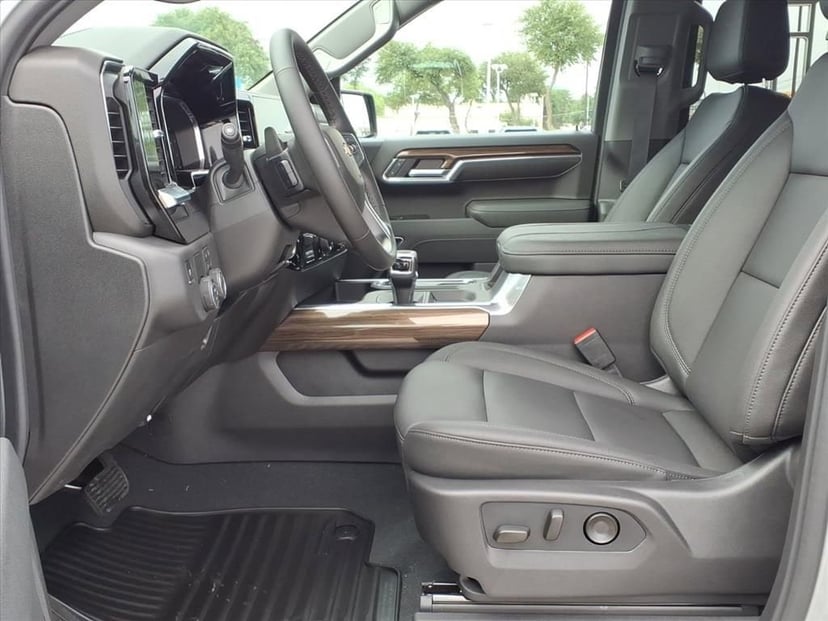 2026 Chevrolet Silverado 1500 - Image 14