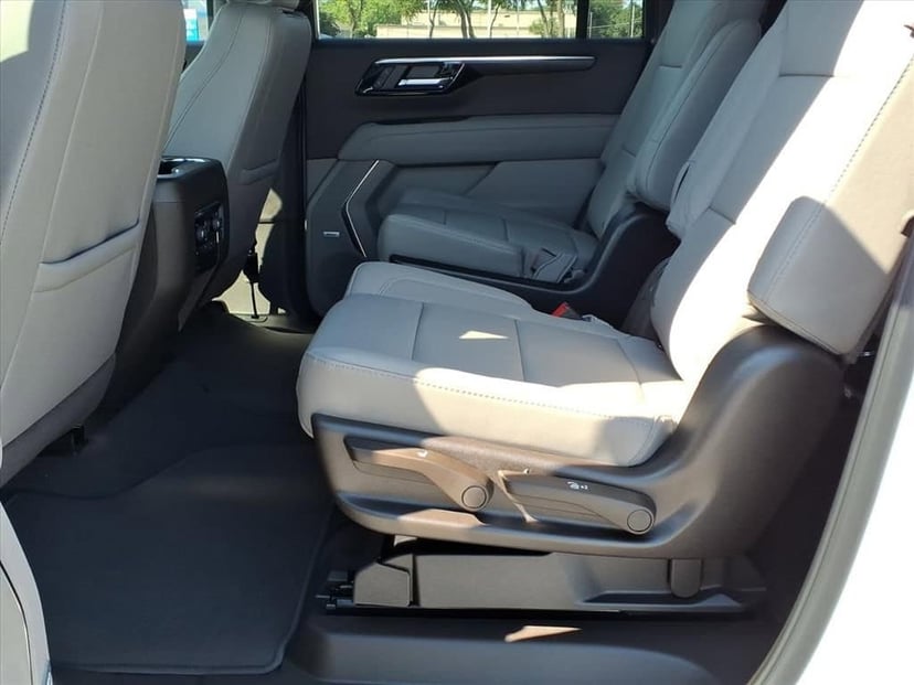 2026 Chevrolet Suburban - Image 17