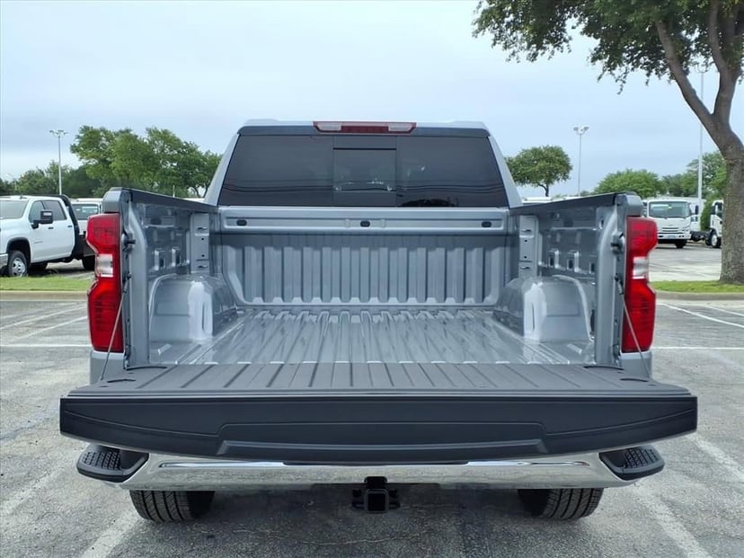 2026 Chevrolet Silverado 1500 - Image 10