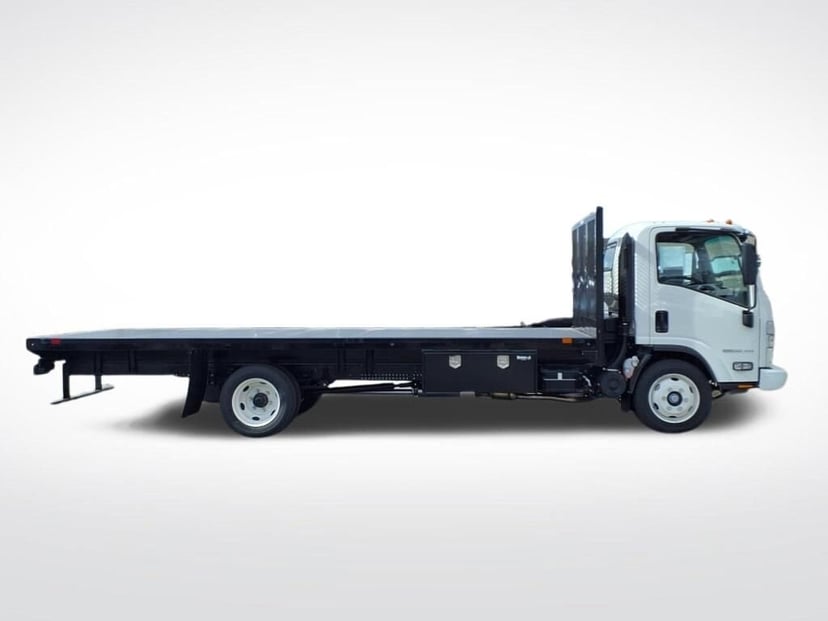 2025 Chevrolet Low Cab Forward 5500 XG - Image 3