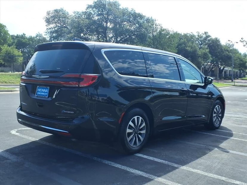 2024 Chrysler Pacifica - Image 5