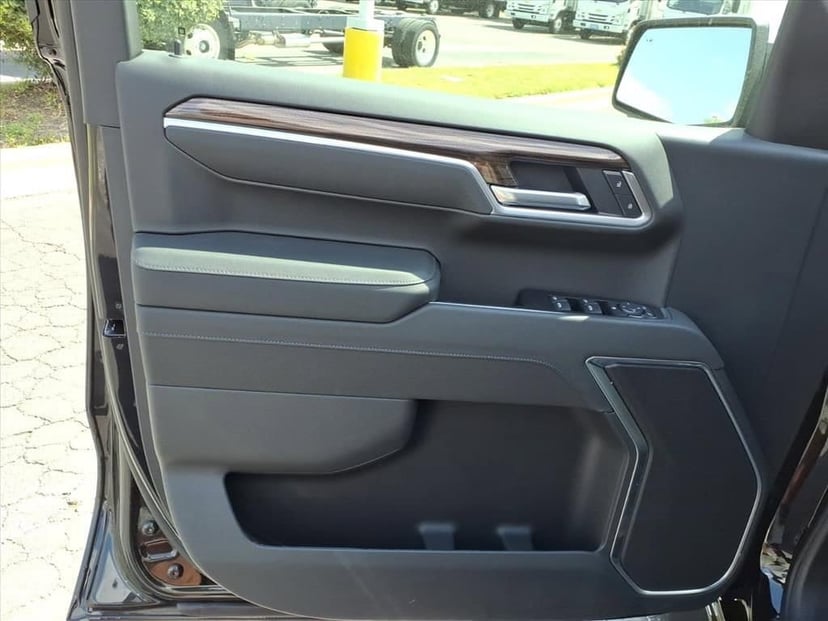 2026 Chevrolet Silverado 1500 - Image 9