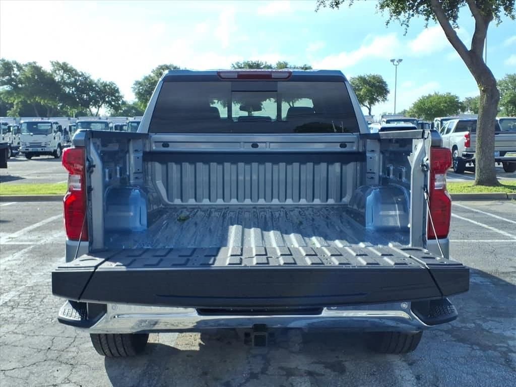 2026 Chevrolet Silverado 1500 - Image 12