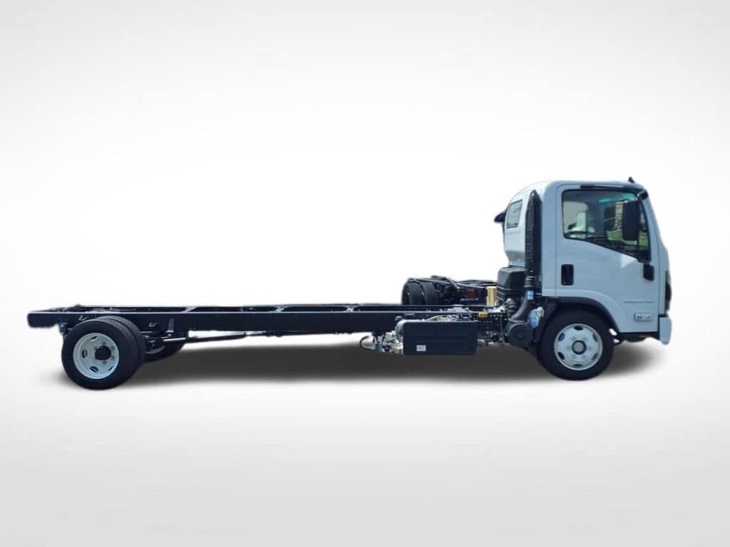 2025 Chevrolet Low Cab Forward 5500 XD - Image 1