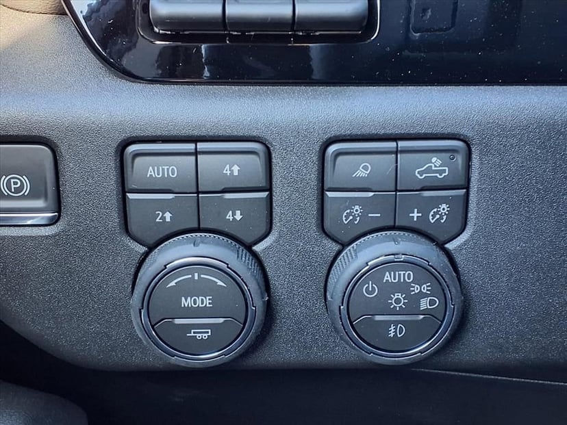 2026 Chevrolet Silverado 1500 - Image 10