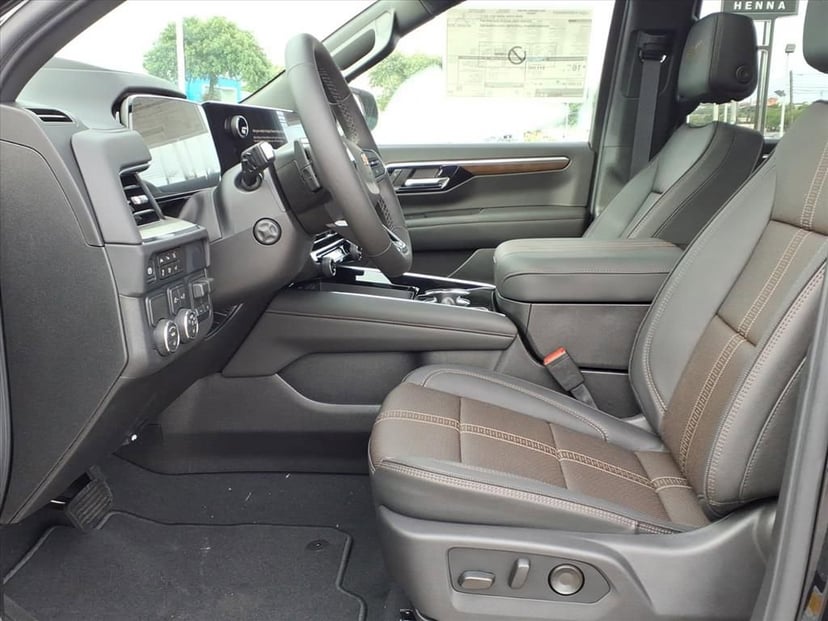 2026 Chevrolet Suburban - Image 22