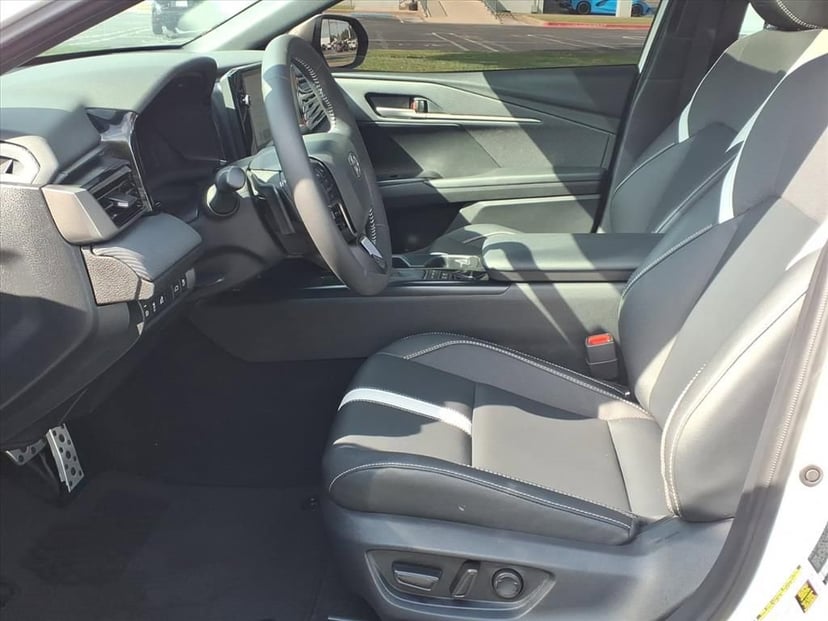 2025 Toyota Camry - Image 13