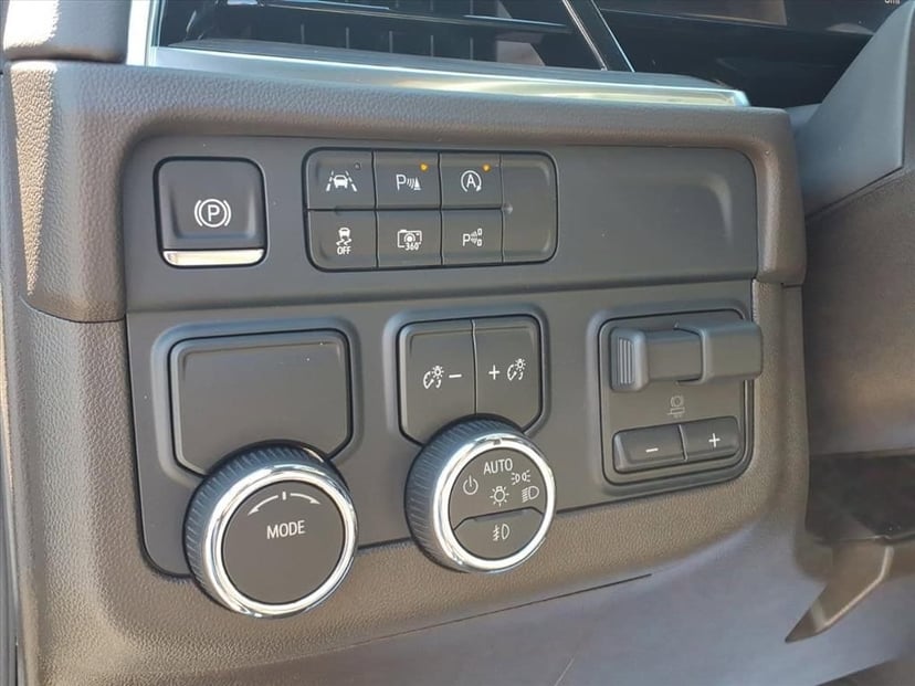 2026 Chevrolet Suburban - Image 15