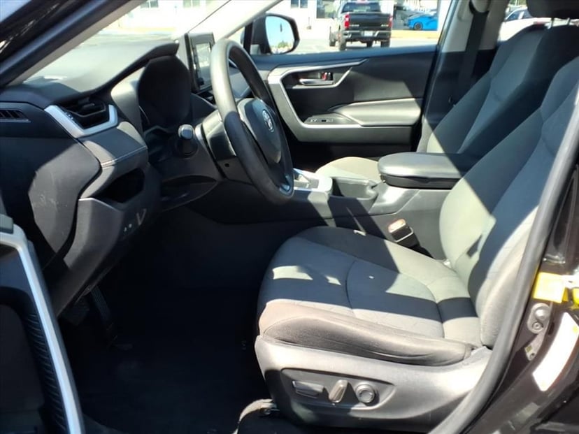 2022 Toyota RAV4 - Image 13