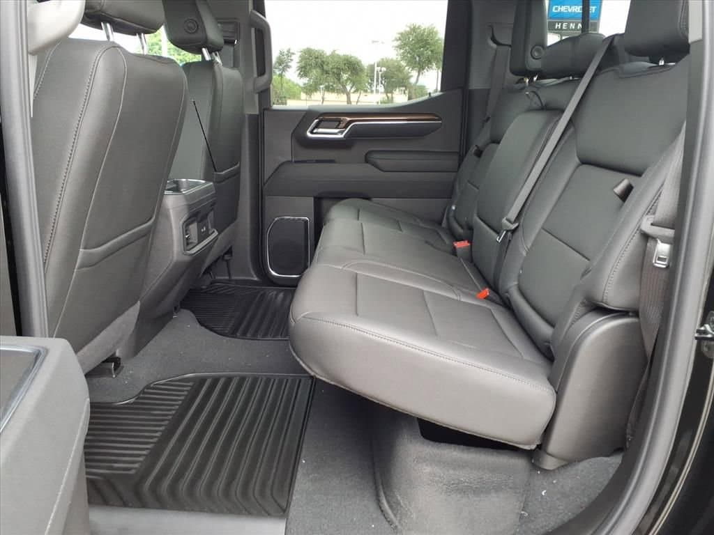 2026 Chevrolet Silverado 1500 - Image 15