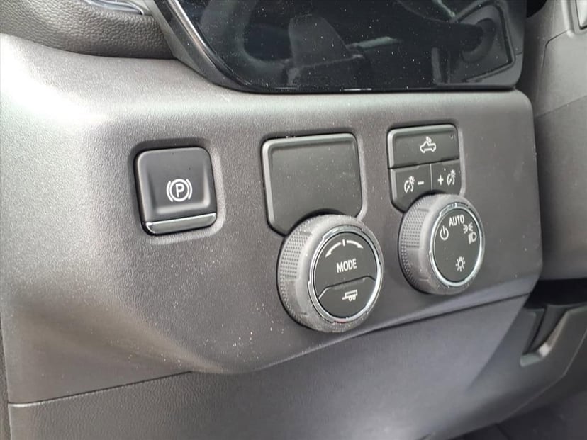 2026 Chevrolet Silverado 1500 - Image 13