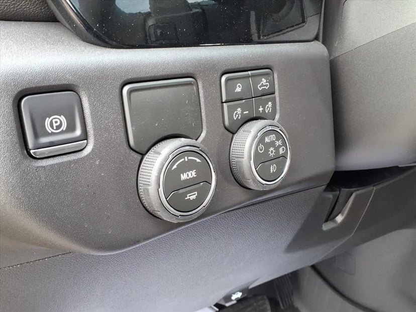 2026 Chevrolet Silverado 1500 - Image 6