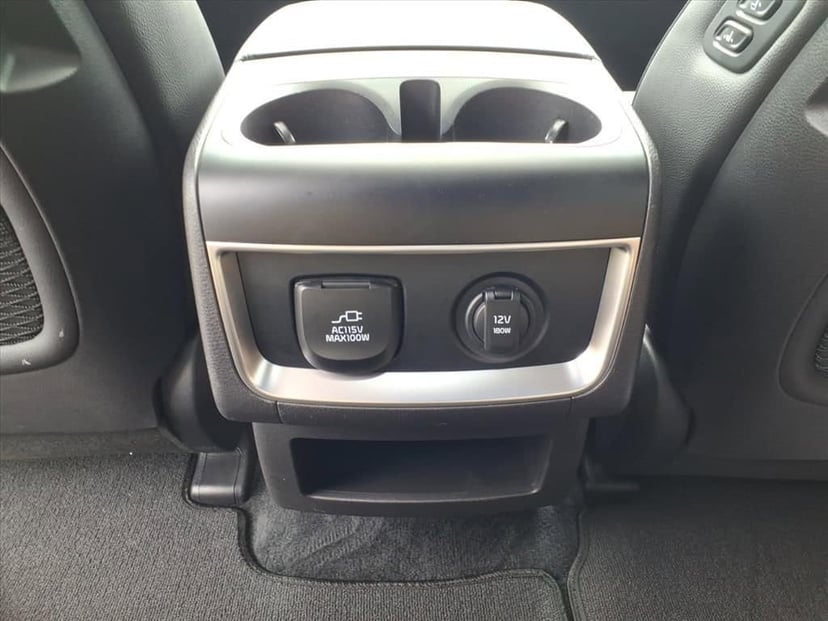 2025 Kia Carnival - Image 19