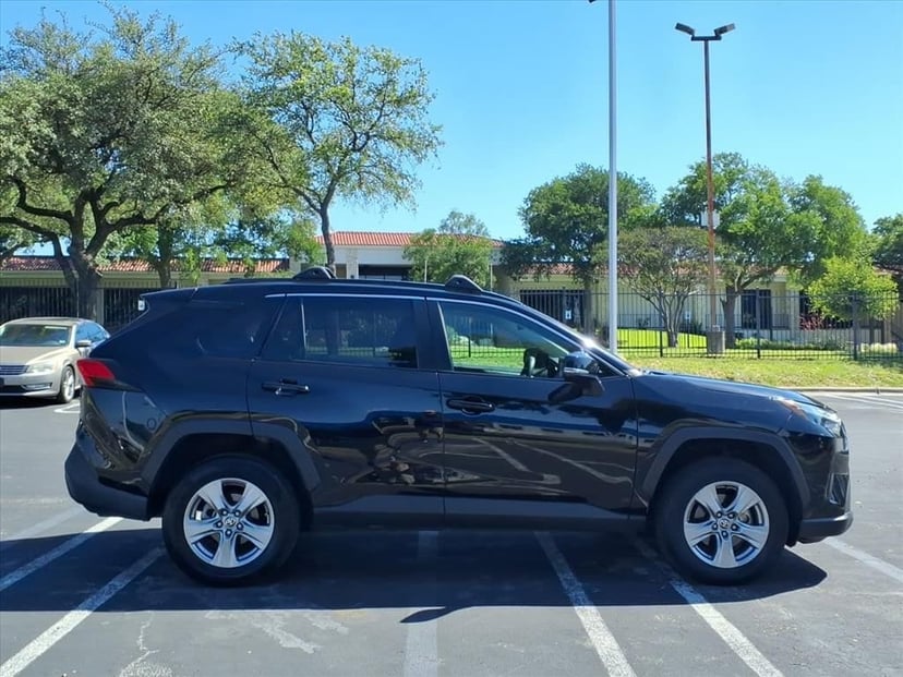 2022 Toyota RAV4 - Image 4