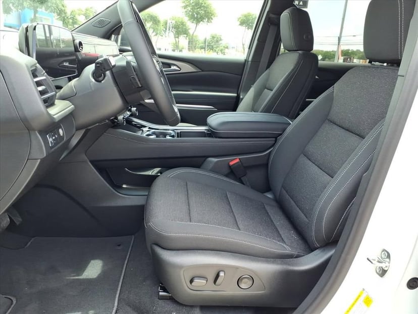 2026 Chevrolet Traverse - Image 13