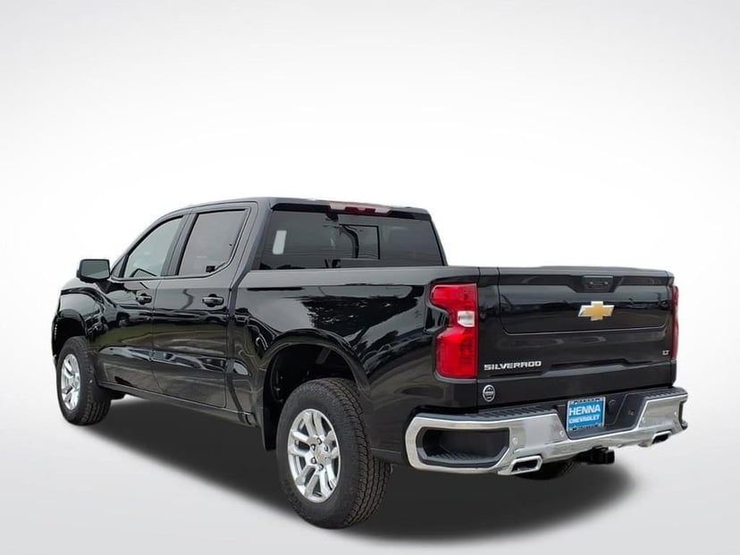 2026 Chevrolet Silverado 1500 - Image 3