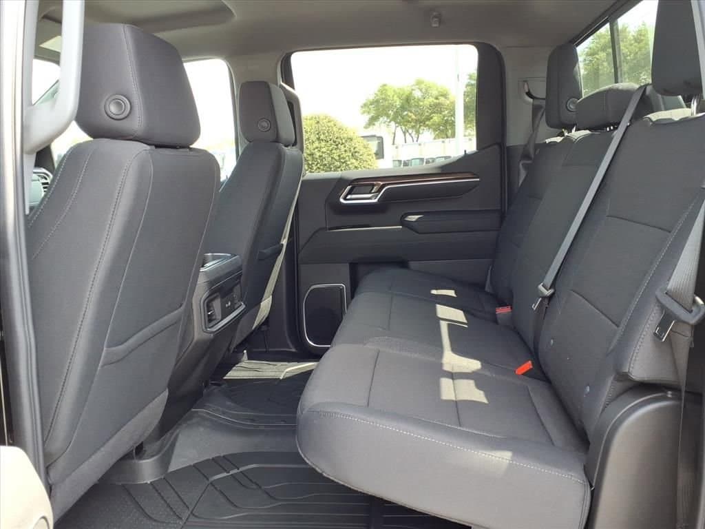 2026 Chevrolet Silverado 1500 - Image 17