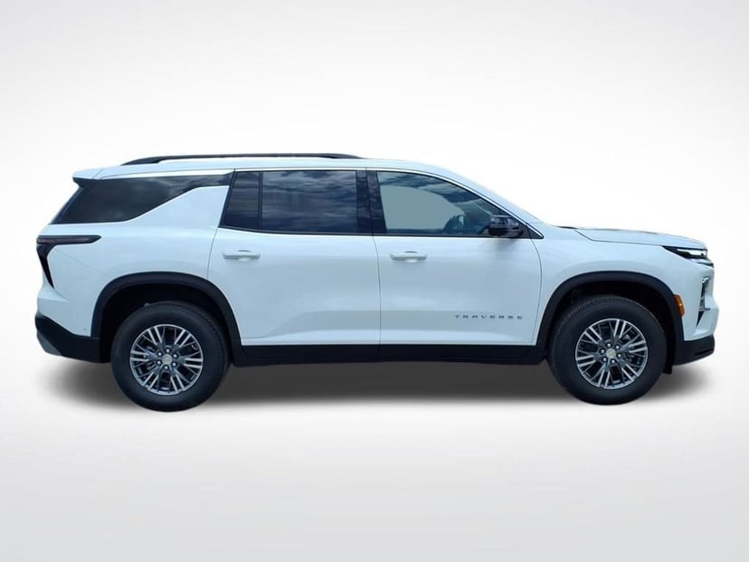 2026 Chevrolet Traverse - Image 3