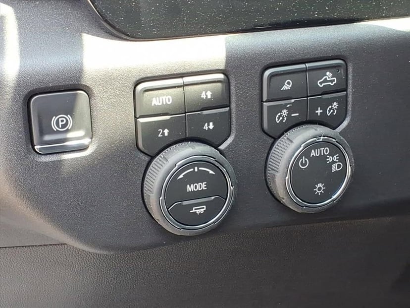 2026 Chevrolet Silverado 1500 - Image 12
