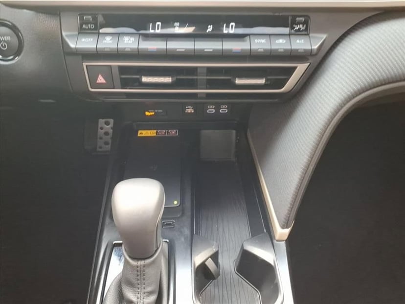 2025 Toyota Camry - Image 22