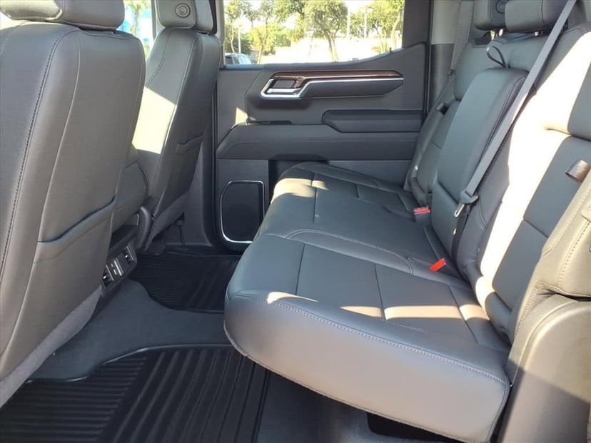 2026 Chevrolet Silverado 1500 - Image 9