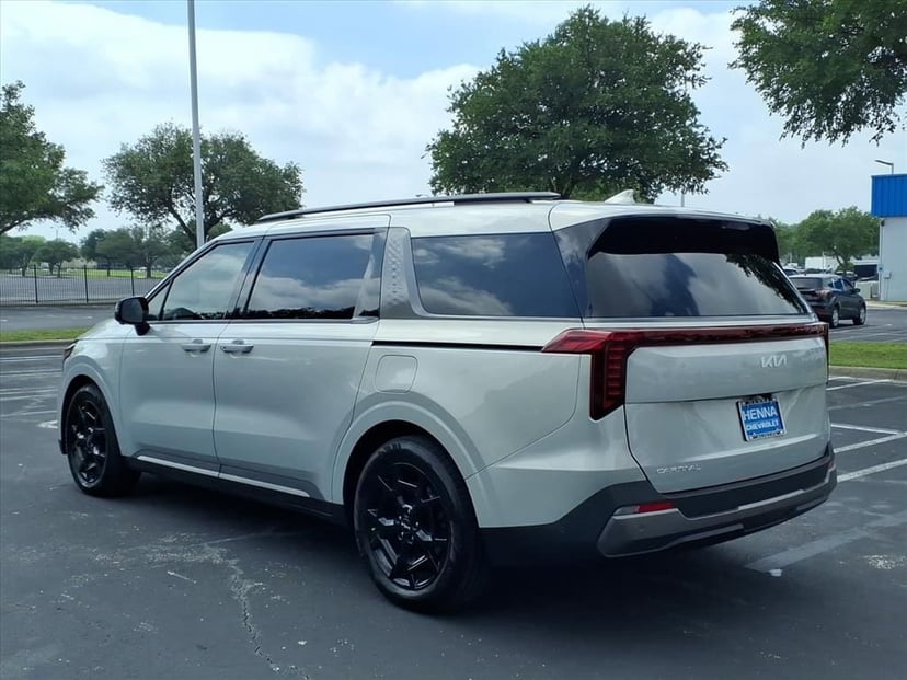 2025 Kia Carnival - Image 7