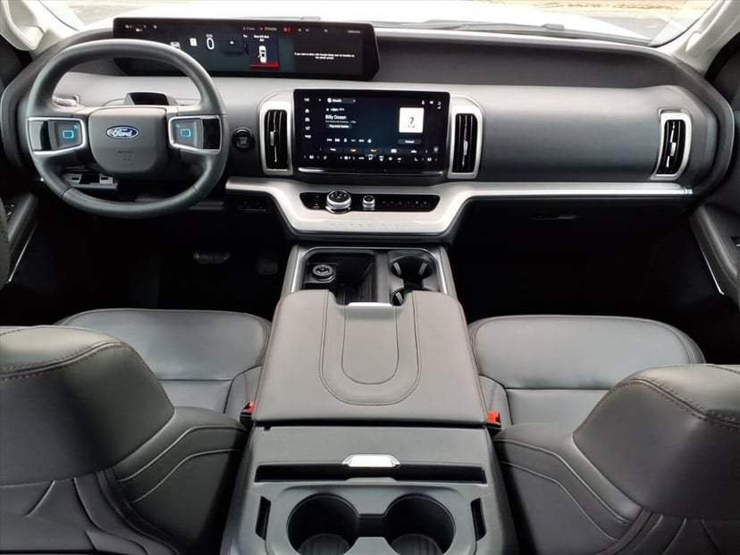 2025 Ford Expedition - Image 26