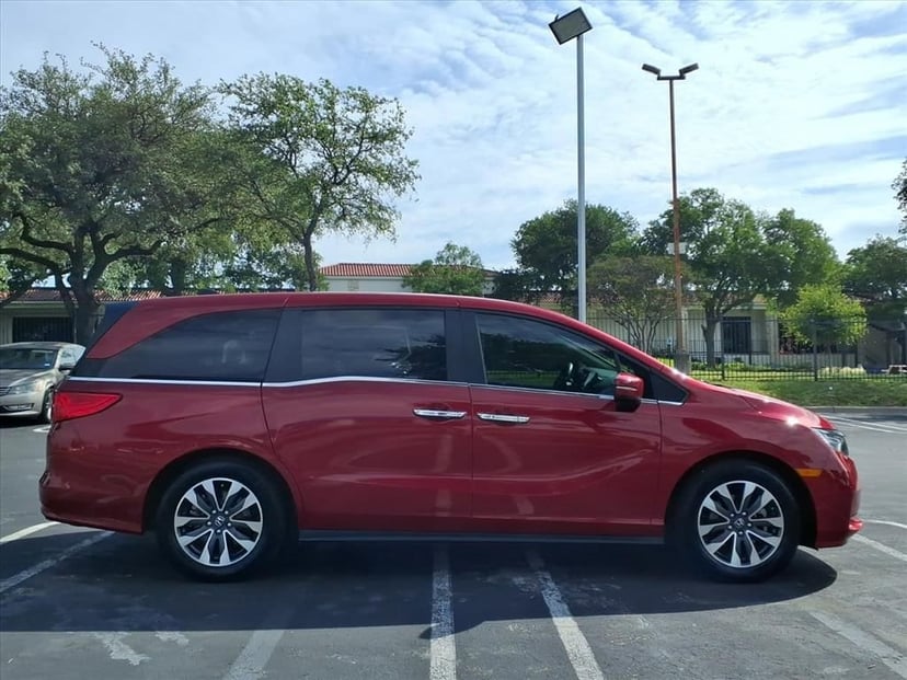 2022 Honda Odyssey - Image 2
