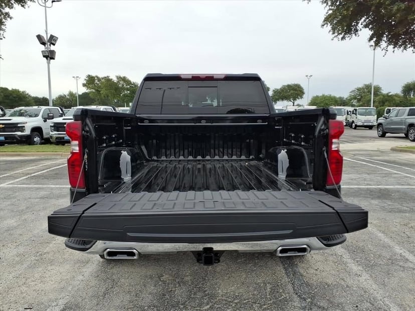 2026 Chevrolet Silverado 1500 - Image 10