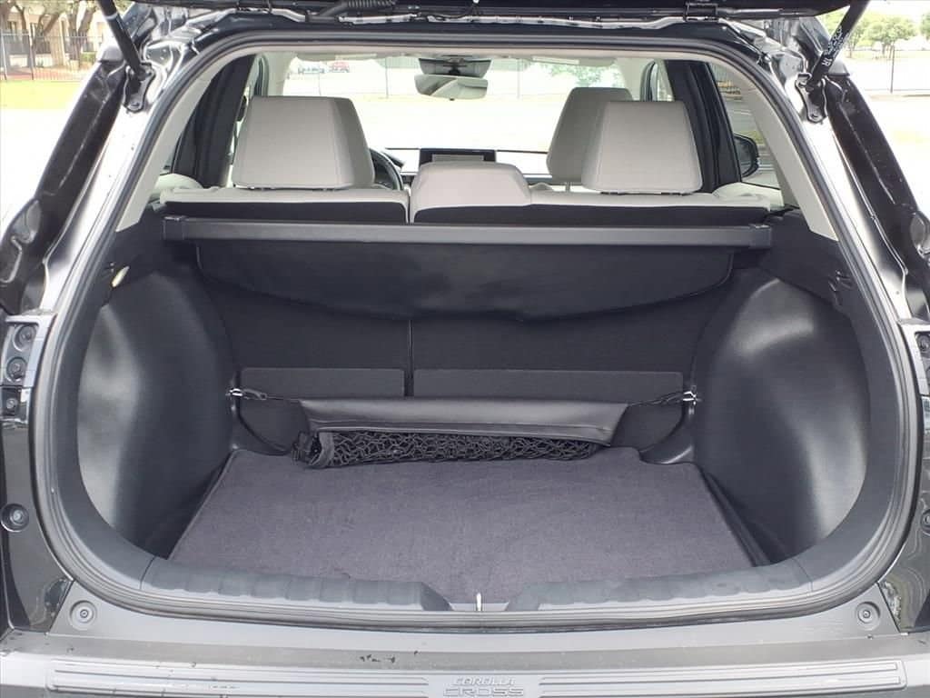 2024 Toyota Corolla Cross - Image 16