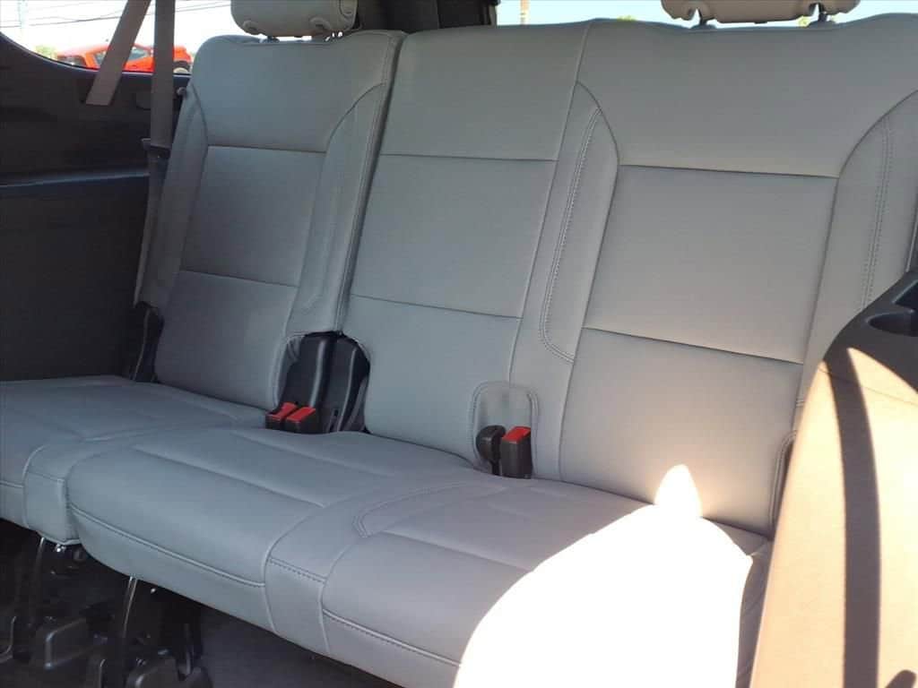 2026 Chevrolet Suburban - Image 18