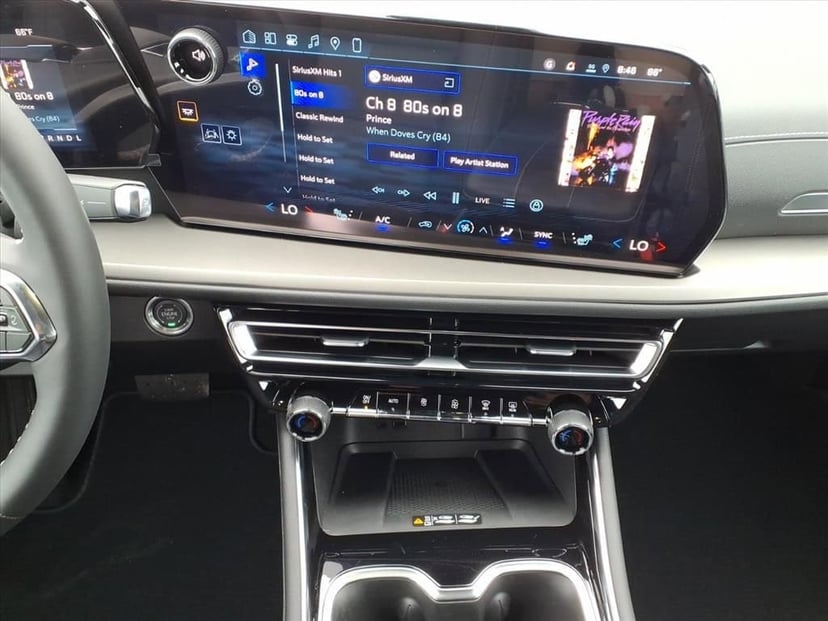 2026 Chevrolet Traverse - Image 24