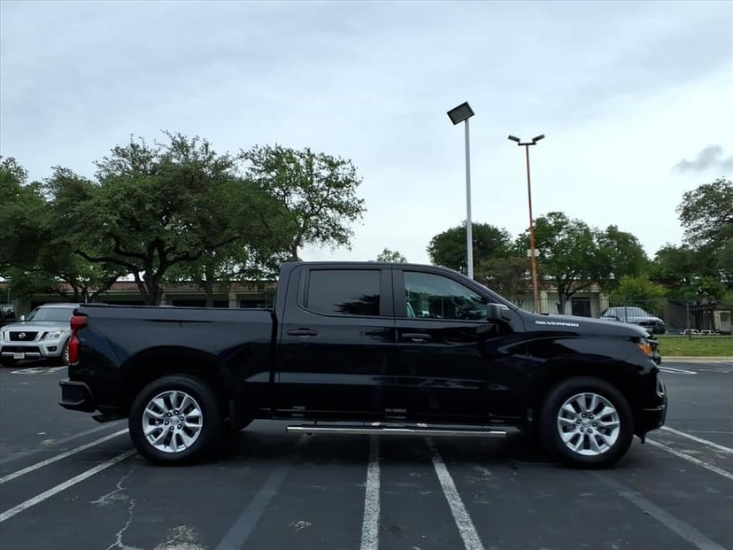 2024 Chevrolet Silverado 1500 - Image 3