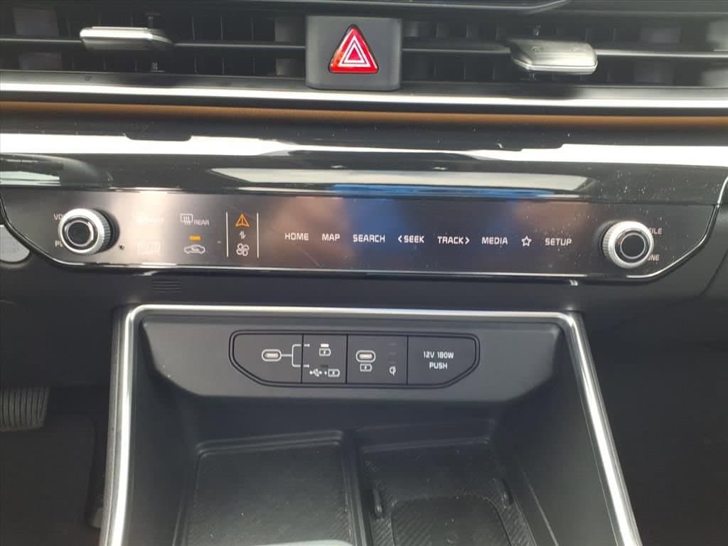 2025 Kia Carnival - Image 21